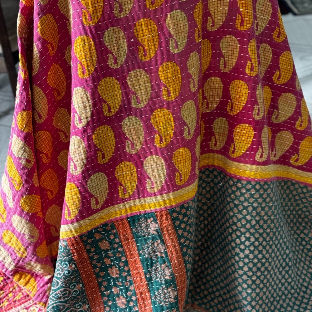 Kantha pink red hues with yellow green flowers Vintage ThrowQuilt handmade India - Picture 5 of 10